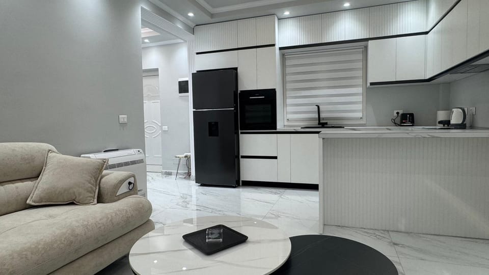Coffee/tea facilities, Kitchen or kitchenette, minibar, oven, stove, toaster