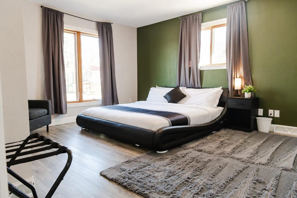 Bed, Bedroom