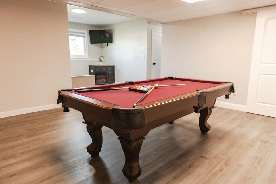 Billiard, Game Room, Family, fireplace