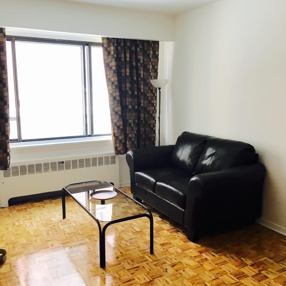 Stylish Montreal Apartment Comfortable Stay in the Golden Square Mile Apartment in Montreal
