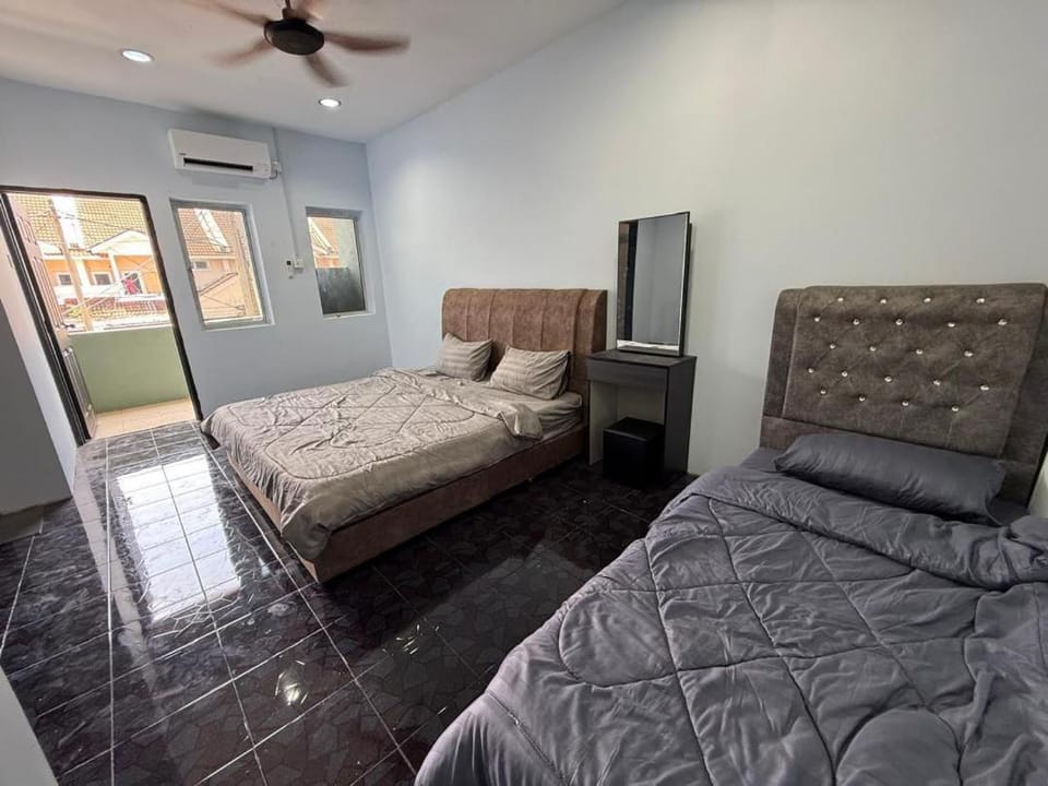 Bed, Balcony/Terrace, Bedroom, air conditioner