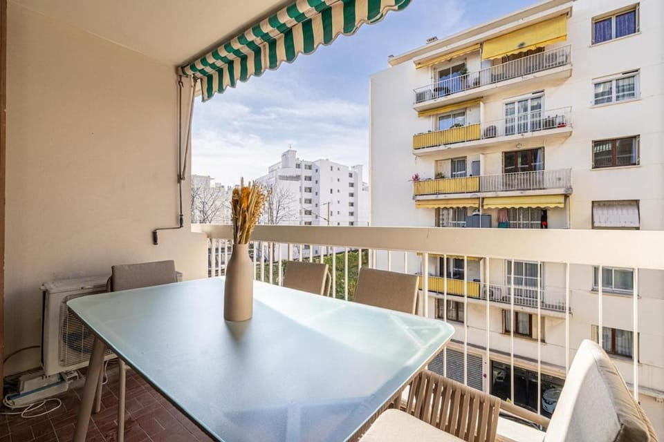 Super appartement centre Juan les Pins proche mer Apartment in Antibes