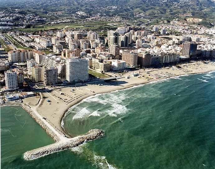 Bright & Cozy Flat with views of Fuengirola Beach Apartment in Fuengirola