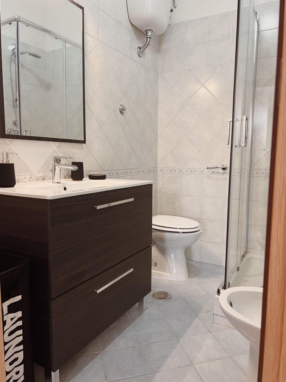 Shower, Toilet