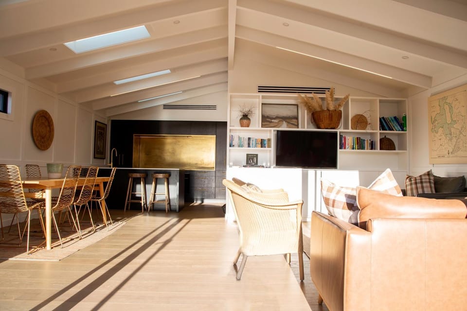 Communal lounge/ TV room, Living room, Dining area