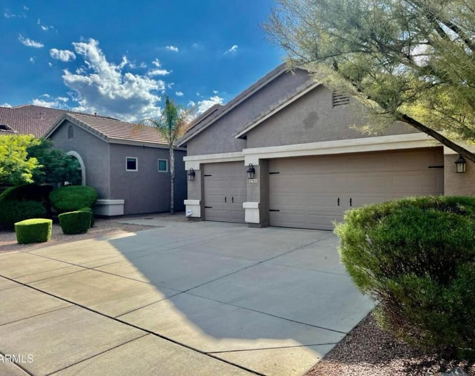 Pool paradise - peaceful stay House in Laveen Village