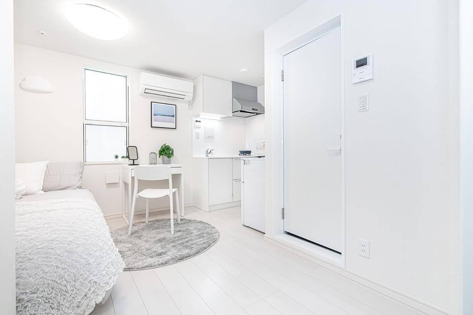 Bed, Kitchen or kitchenette