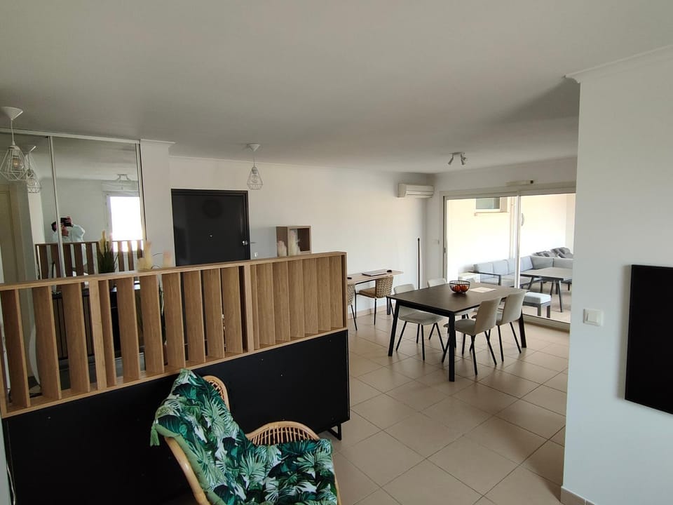 Appartement T2 avec Clim, WIFI, Terrasse et Garage à 200m Plage - FR-1-781-102 Apartment in Occitanie