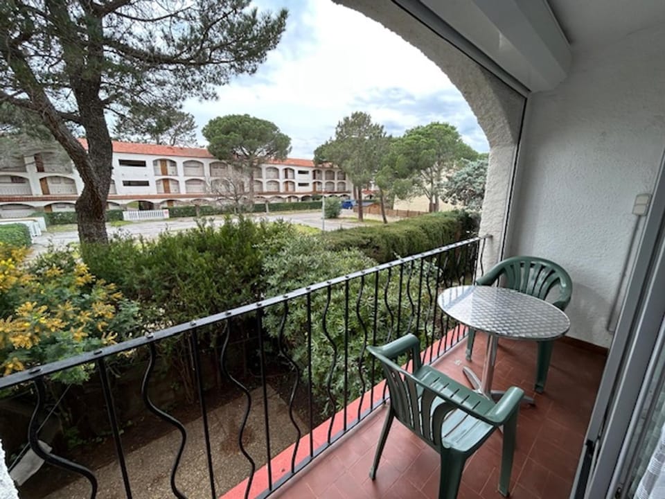 Appartement avec piscine, parking proche plage - FR-1-837-19 Apartment in Argeles-sur-Mer