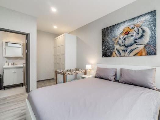 Bed, Bedroom