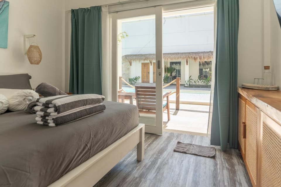 Bedroom, Pool view