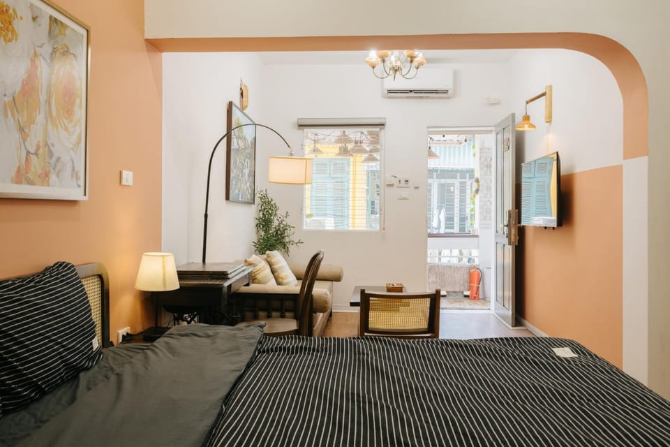 Cozy Old Quarter Studio - Free Dryer & Top Location - No Lift Apartment in Hanoi
