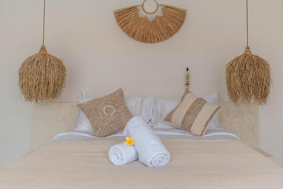 VILLA LÂÂ - Tropical & Modern 3BR - Canggu beach House in North Kuta