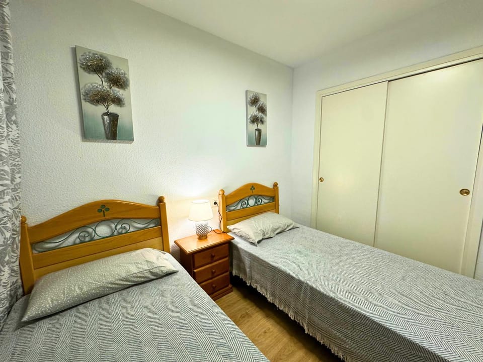Apartamento Mar Báltico: Los Locos Beach Apartment in Torrevieja