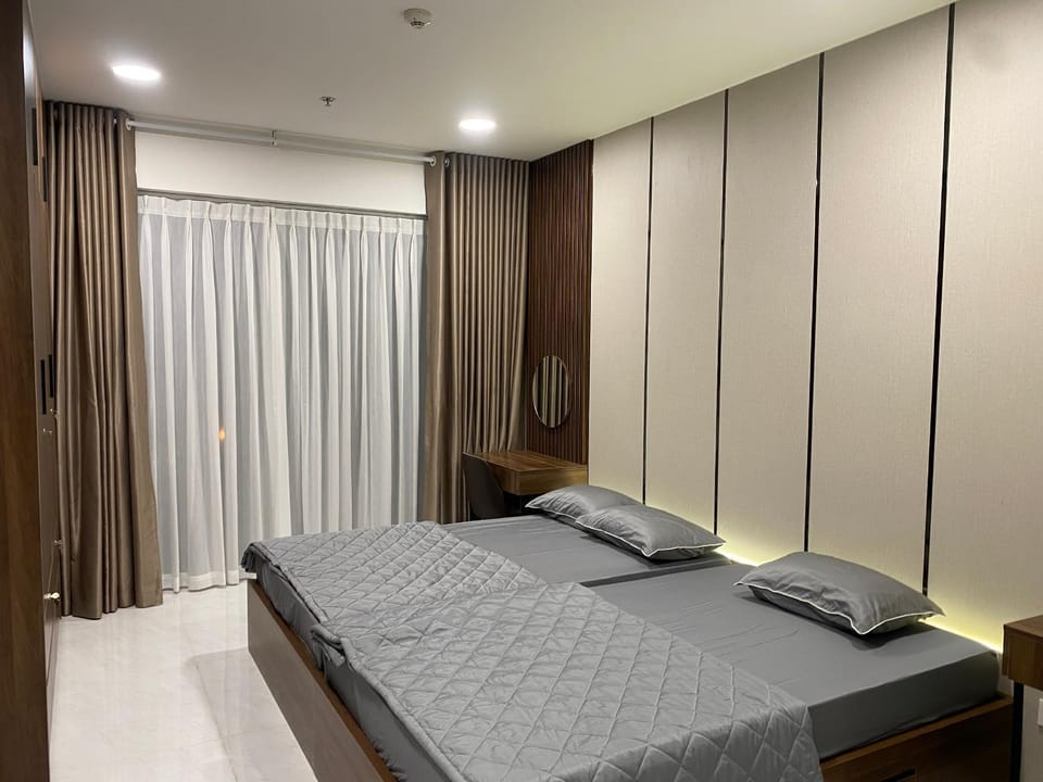 Bed, Photo of the whole room, Bedroom, towels, wardrobe