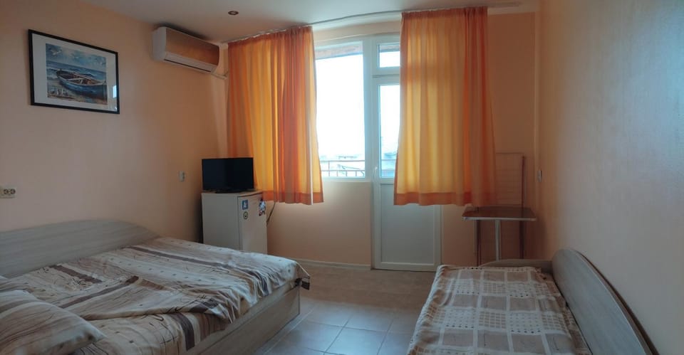 Bed, TV and multimedia, Bedroom, internet, air conditioner