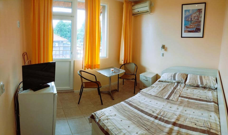 TV and multimedia, Bedroom, air conditioner