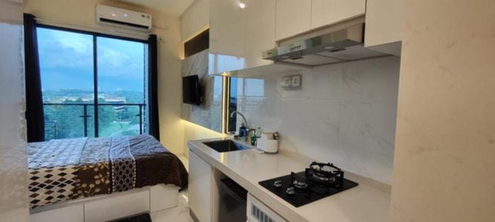 Bed, Kitchen or kitchenette, stove
