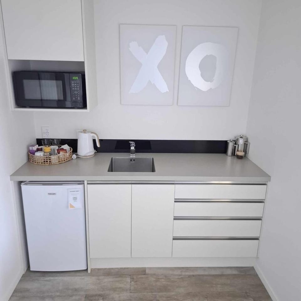 Coffee/tea facilities, Kitchen or kitchenette, microwave