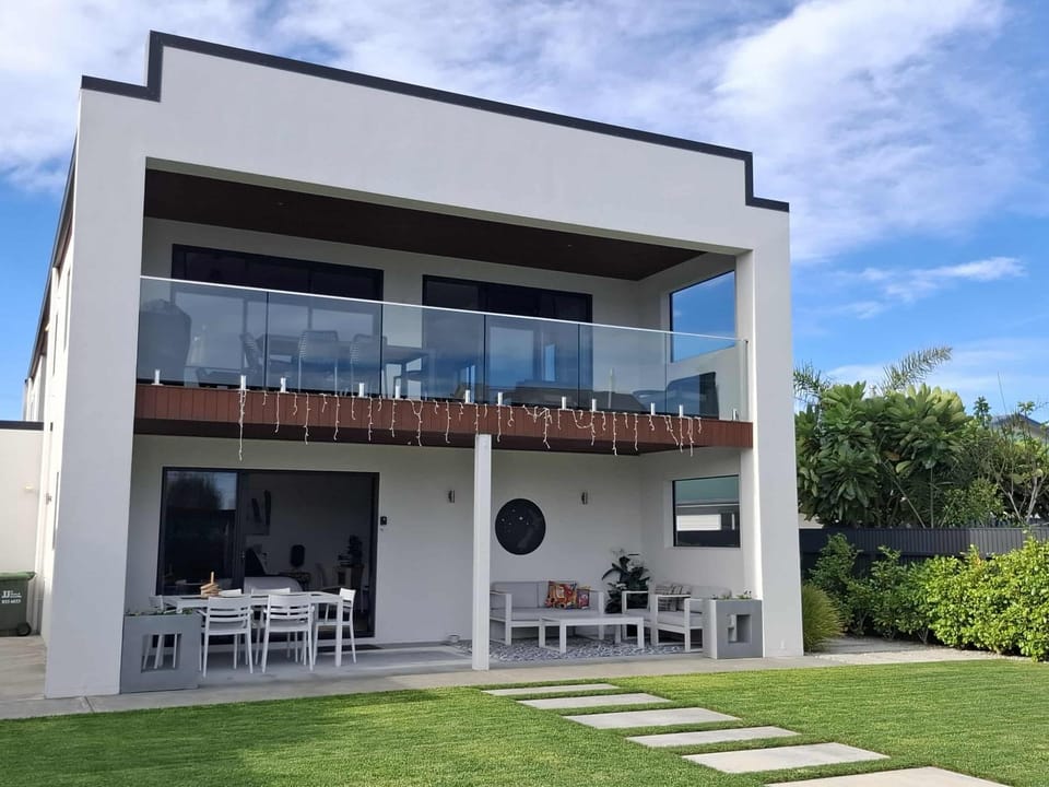 Property building, Balcony/Terrace