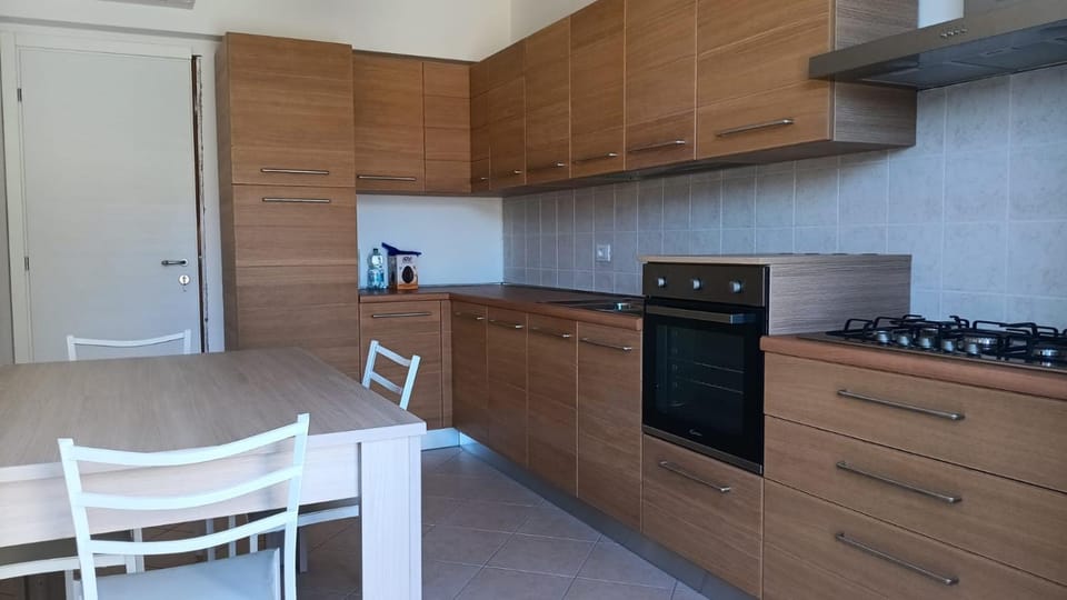 Villa Caravella di due piani con terrazza vista mare Apartment in Ceriale