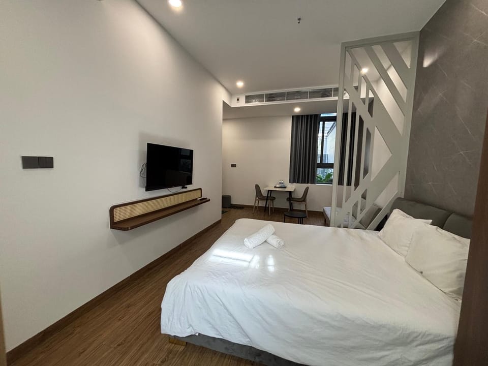 Bed, TV and multimedia, Photo of the whole room