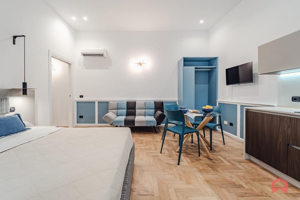 Kitchen or kitchenette, Seating area, Dining area, air conditioner