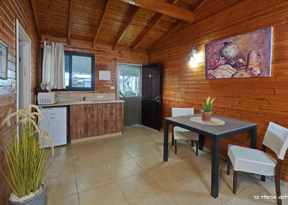 Kitchen or kitchenette, Seating area, Dining area