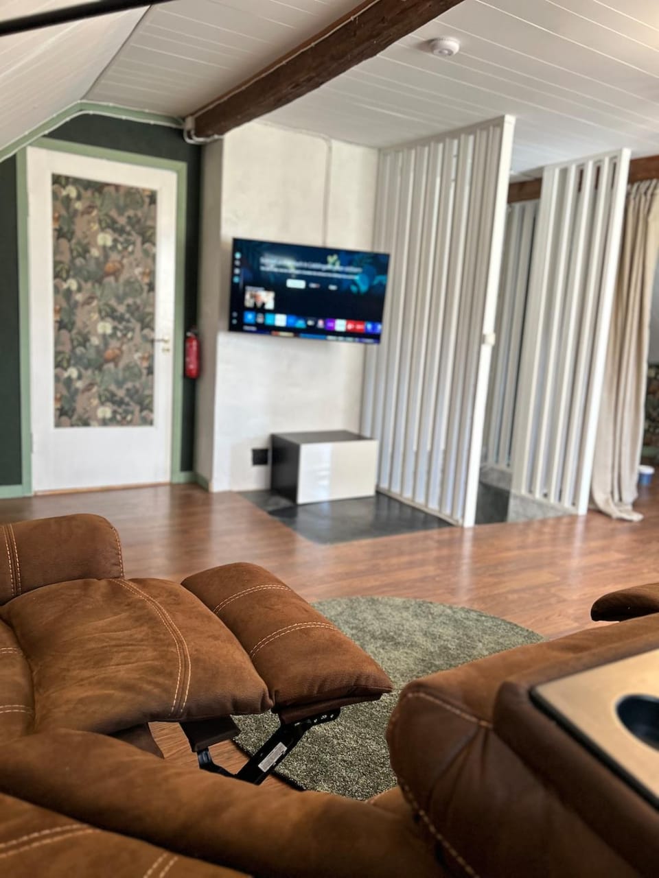 Communal lounge/ TV room, TV and multimedia, Living room, Seating area, Evening entertainment