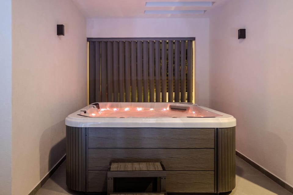 Villa Viventia with Heated Pool Villa in Decentralized Administration of the Aegean