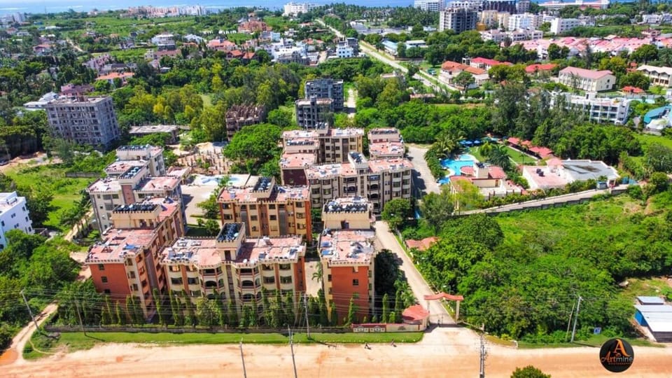 Property building, Neighbourhood, Natural landscape, Bird's eye view, City view, Street view, Location