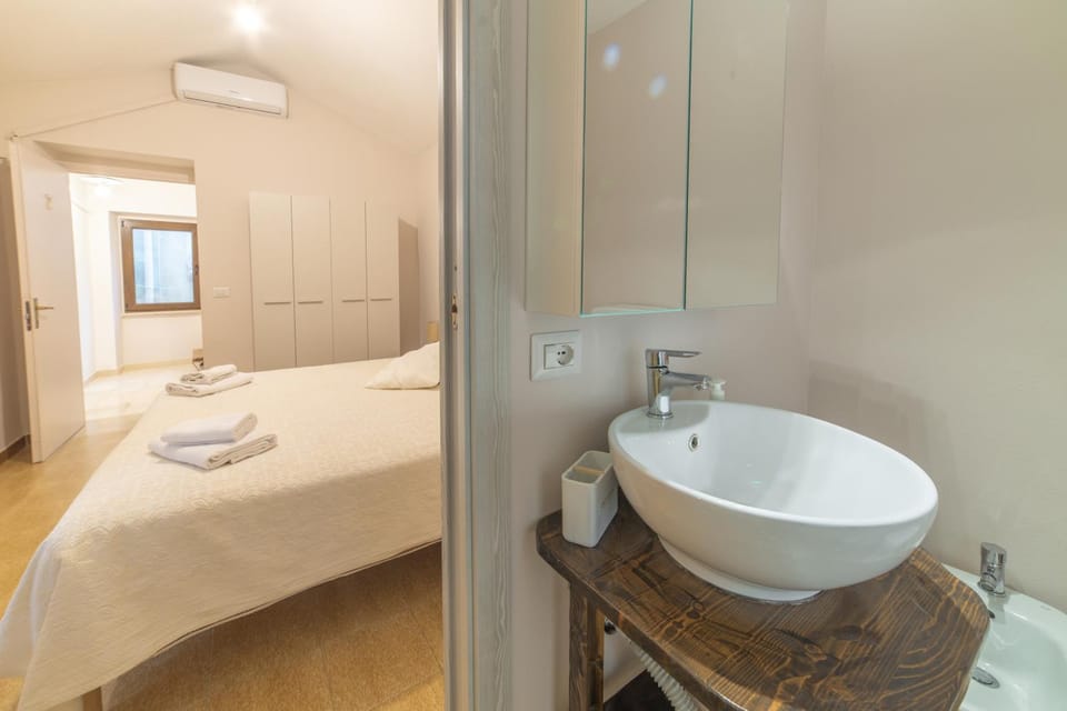 Bathroom, Bedroom
