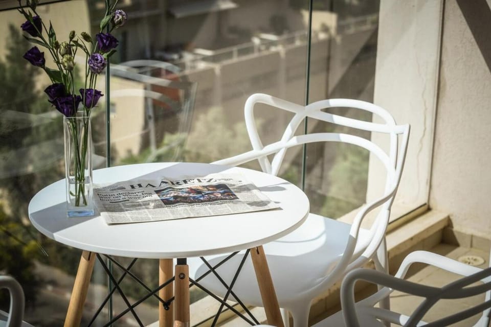 1BR Apt Sea Breeze & Views by SeaNRent Apartment in Herzliya