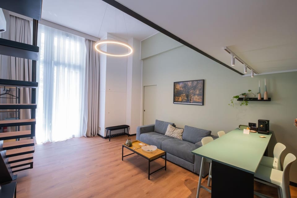 Living room, Seating area