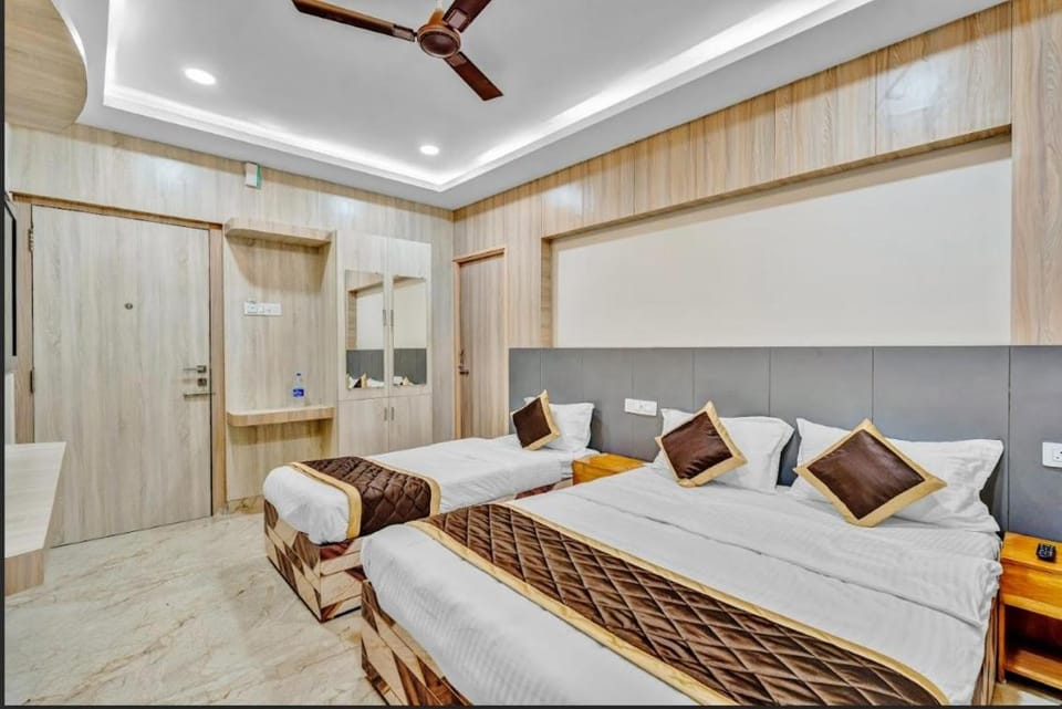 Bed, TV and multimedia, Photo of the whole room, wardrobe, air conditioner