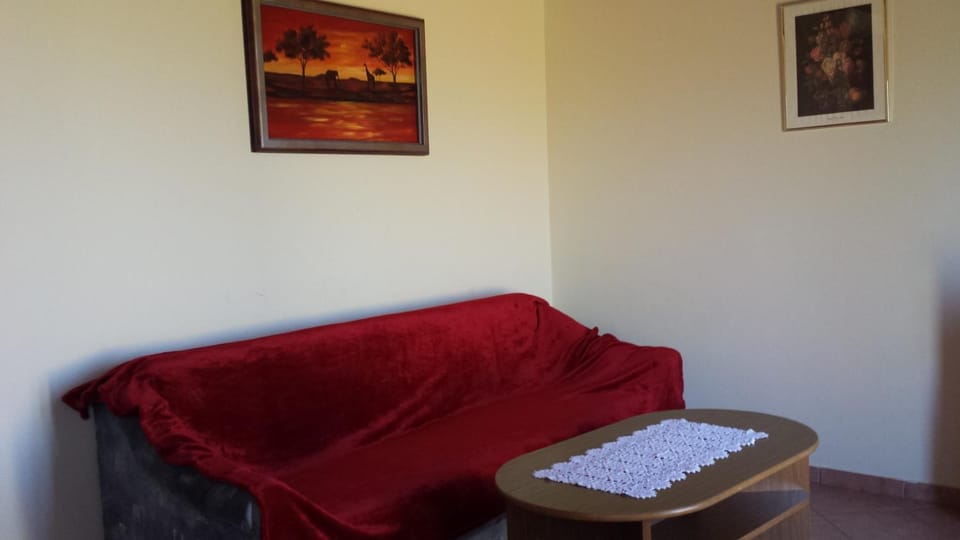 Bed, Living room