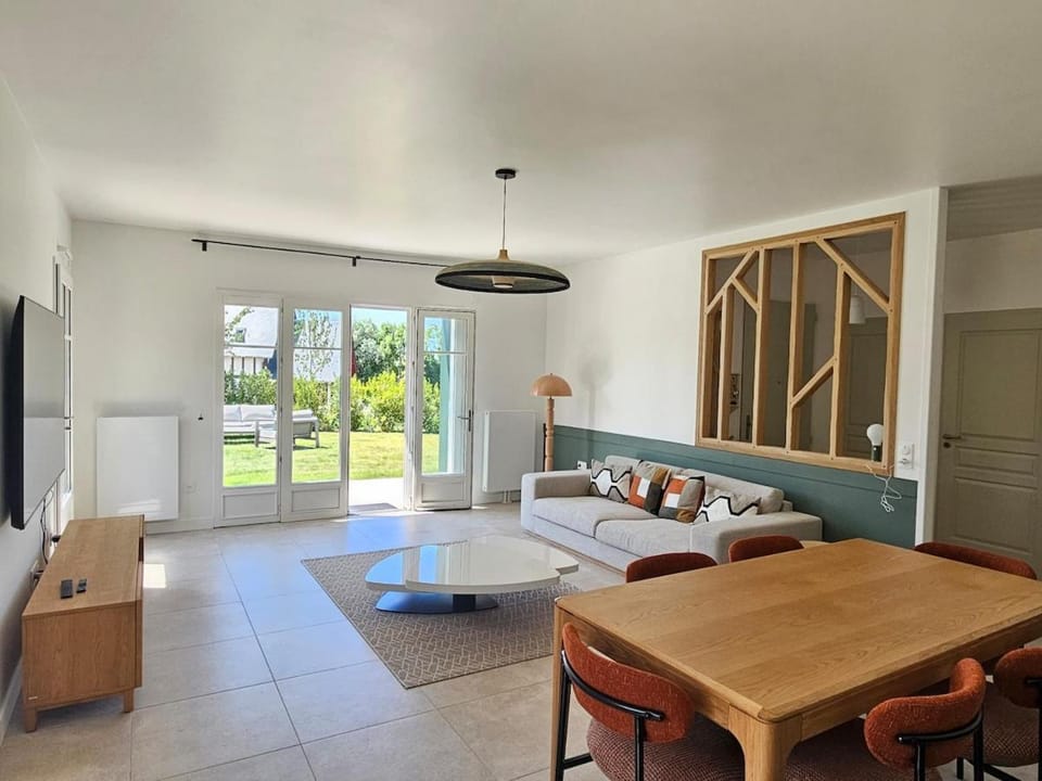 Beautiful family home, 4 bedrooms, 3 bathrooms, quiet, lovely place Villa in Deauville