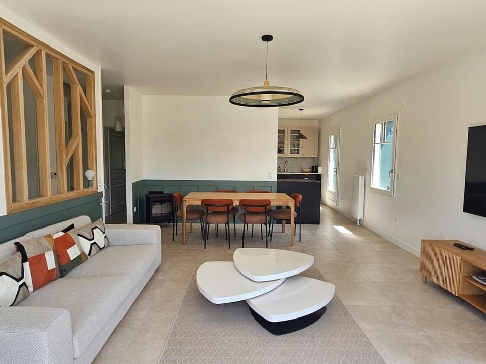 Beautiful family home, 4 bedrooms, 3 bathrooms, quiet, lovely place Villa in Deauville