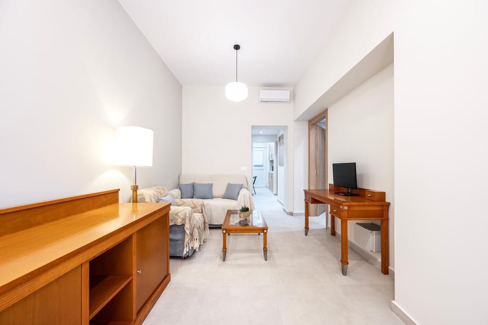 TV and multimedia, Living room, Photo of the whole room, Seating area