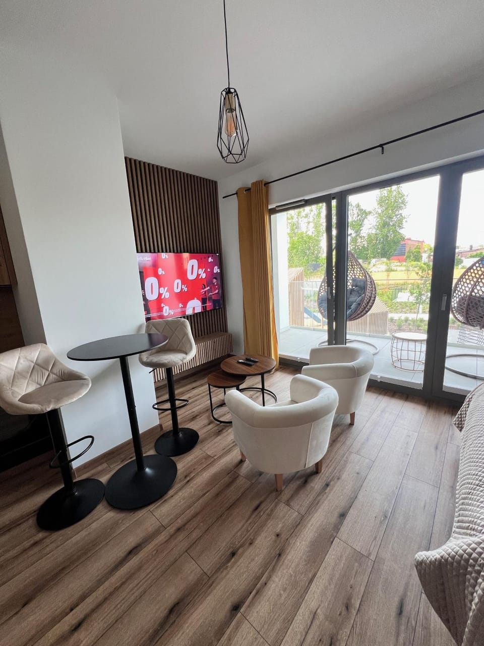 Communal lounge/ TV room, TV and multimedia, Living room, Seating area, Evening entertainment