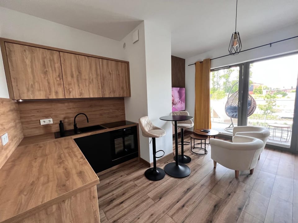 Kitchen or kitchenette, Living room, Seating area, Dining area, minibar, pet friendly, stove, toaster