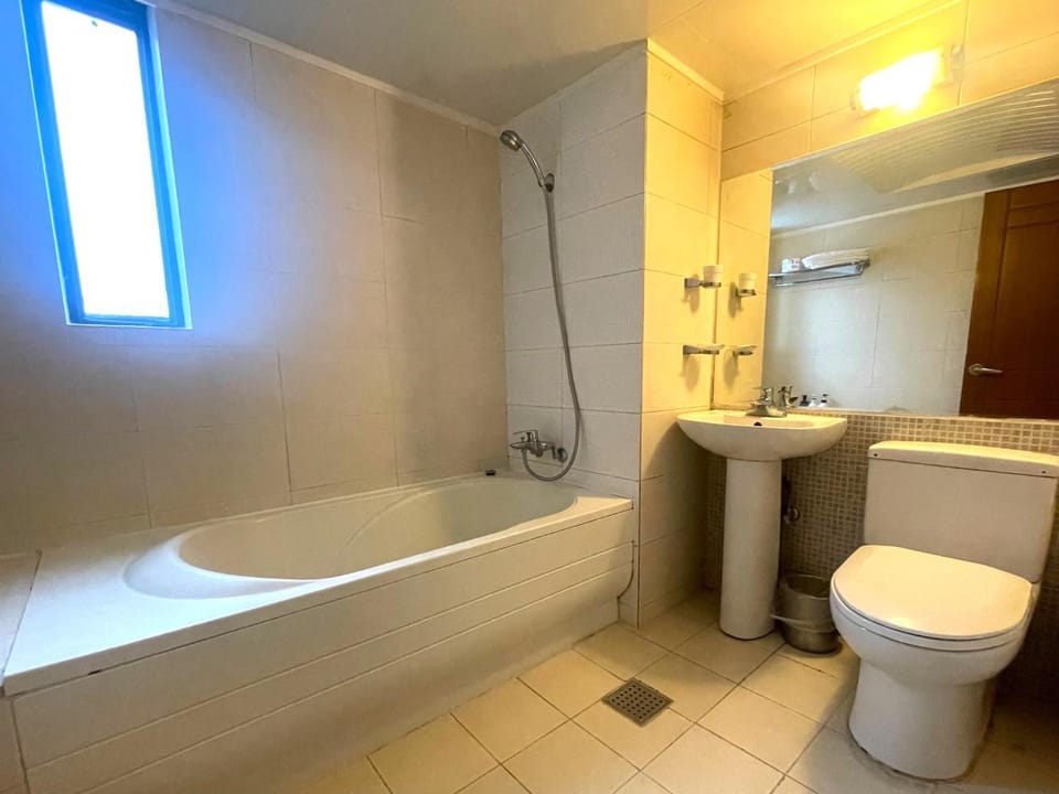 Shower, Toilet, Bathroom, Bath