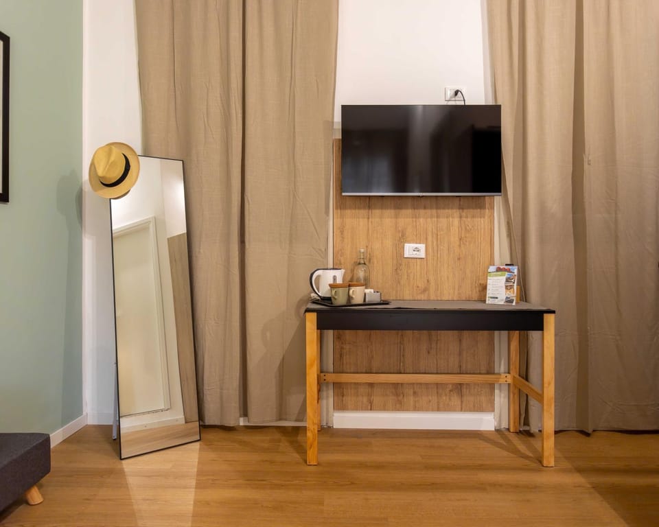 TV and multimedia, Decorative detail