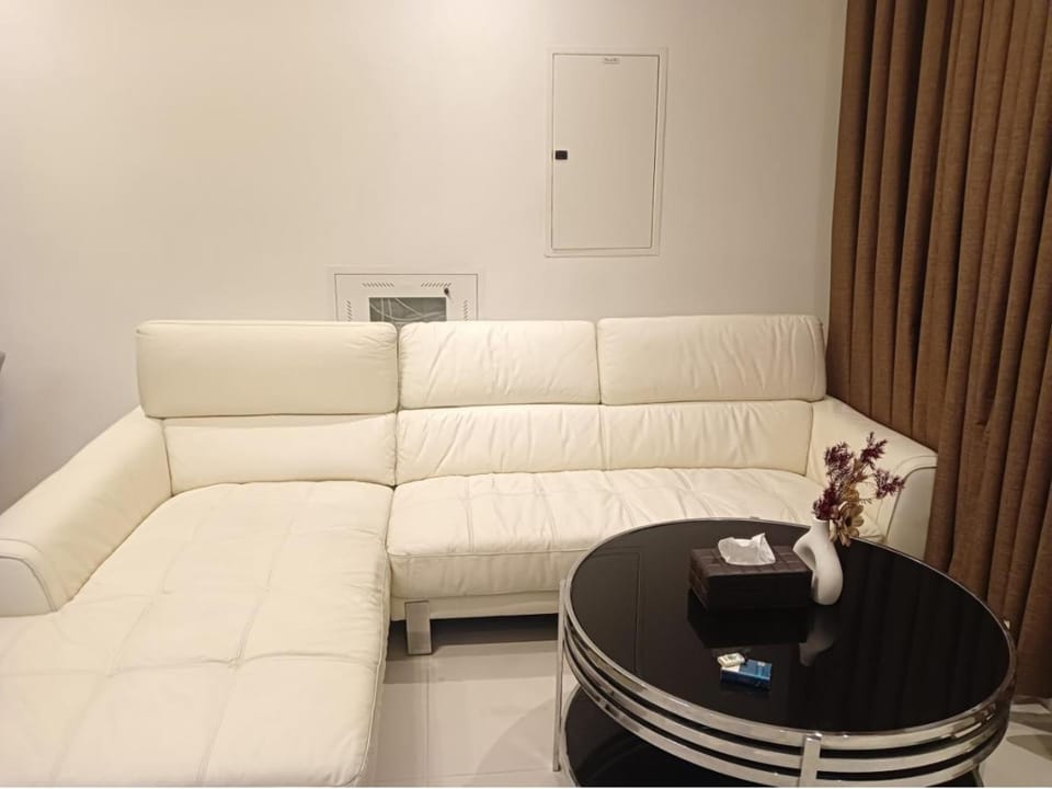 Cozy Beautiful Private Room with Shared Washroom Vacation rental in Ajman