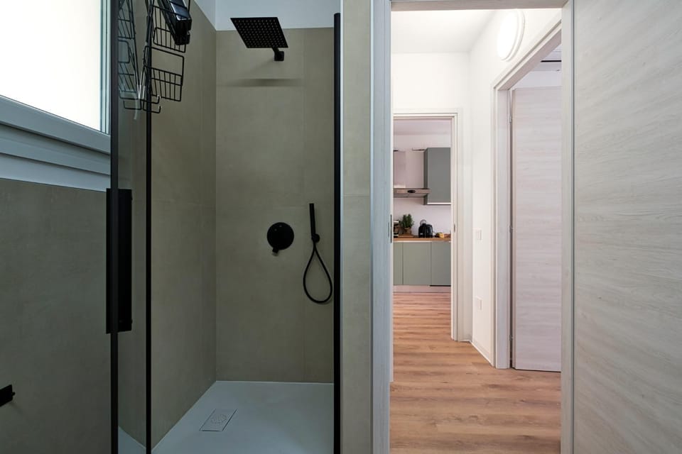 Shower, Bathroom, Kitchen or kitchenette