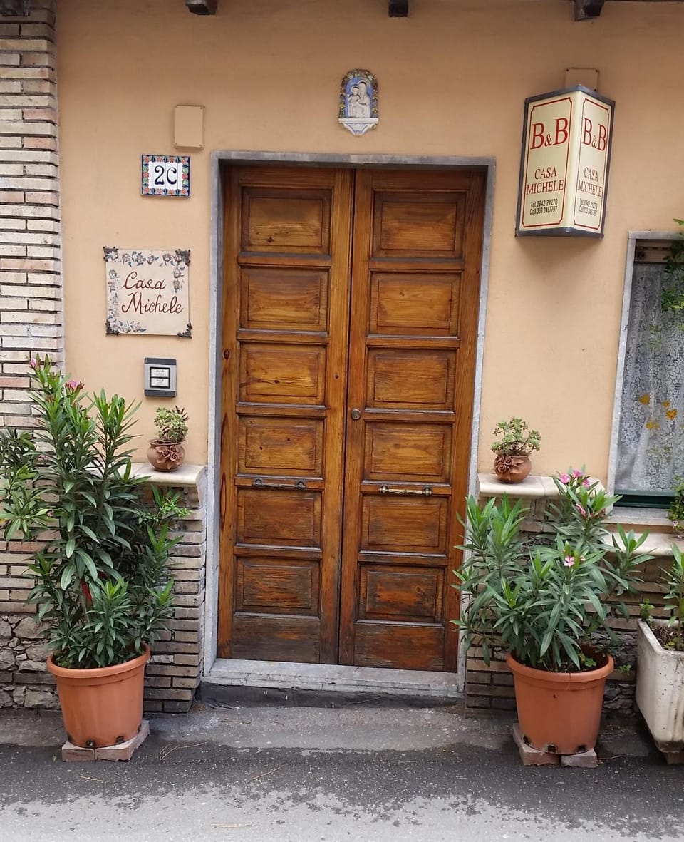 Property building, Facade/entrance, Day