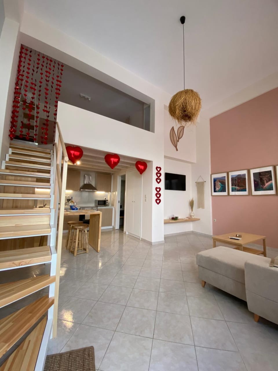 TV and multimedia, Kitchen or kitchenette, Living room, Seating area