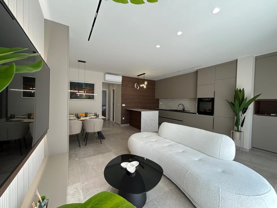 Apartment Petar - private heated pool and sea view Apartment in Makarska
