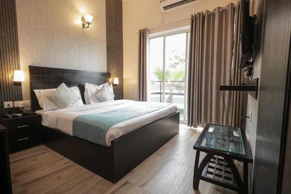 Bed, Bedroom, air conditioner