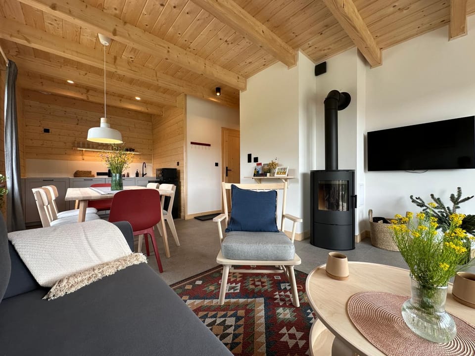 Communal lounge/ TV room, Living room, Dining area